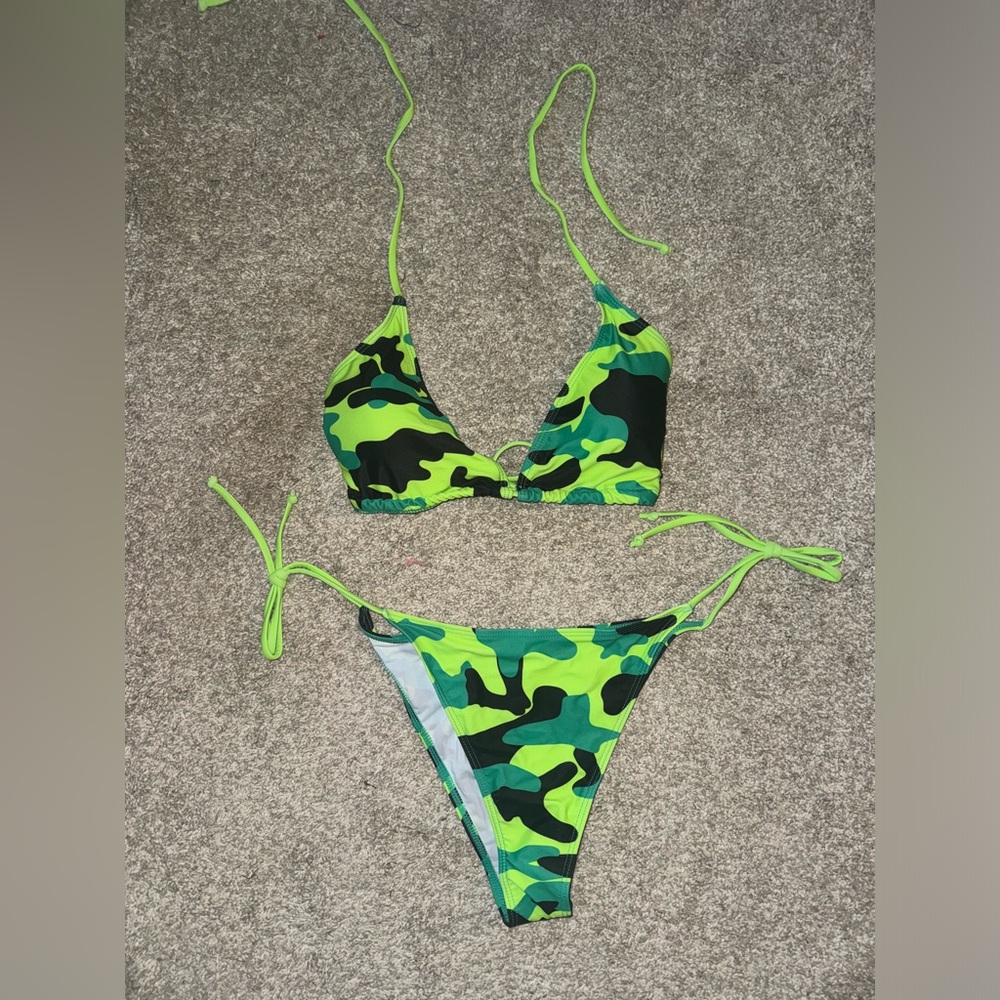 Swimsuit - Picture 3 of 3